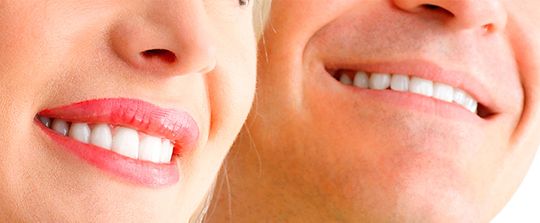 Clínica Dental Tarraco personas sonriendo